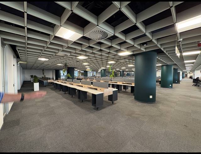 5,780M² SERVICED OFFICE TO LET IN PINELANDS